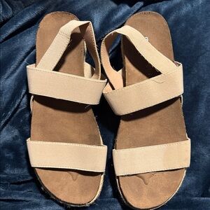 Madden Girl Cybell Tan Espadrilles Sandals 8 1/2 US